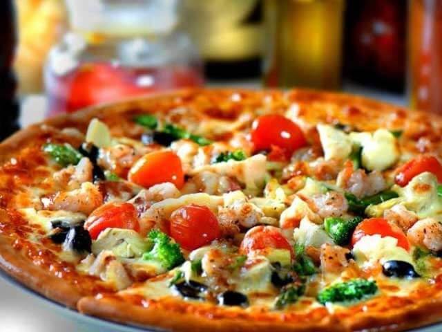 Sebzeli Pizza