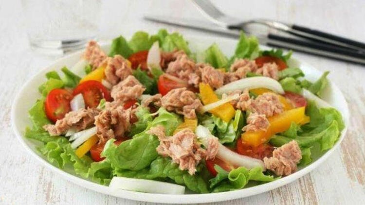 Tonbalıklı Salata